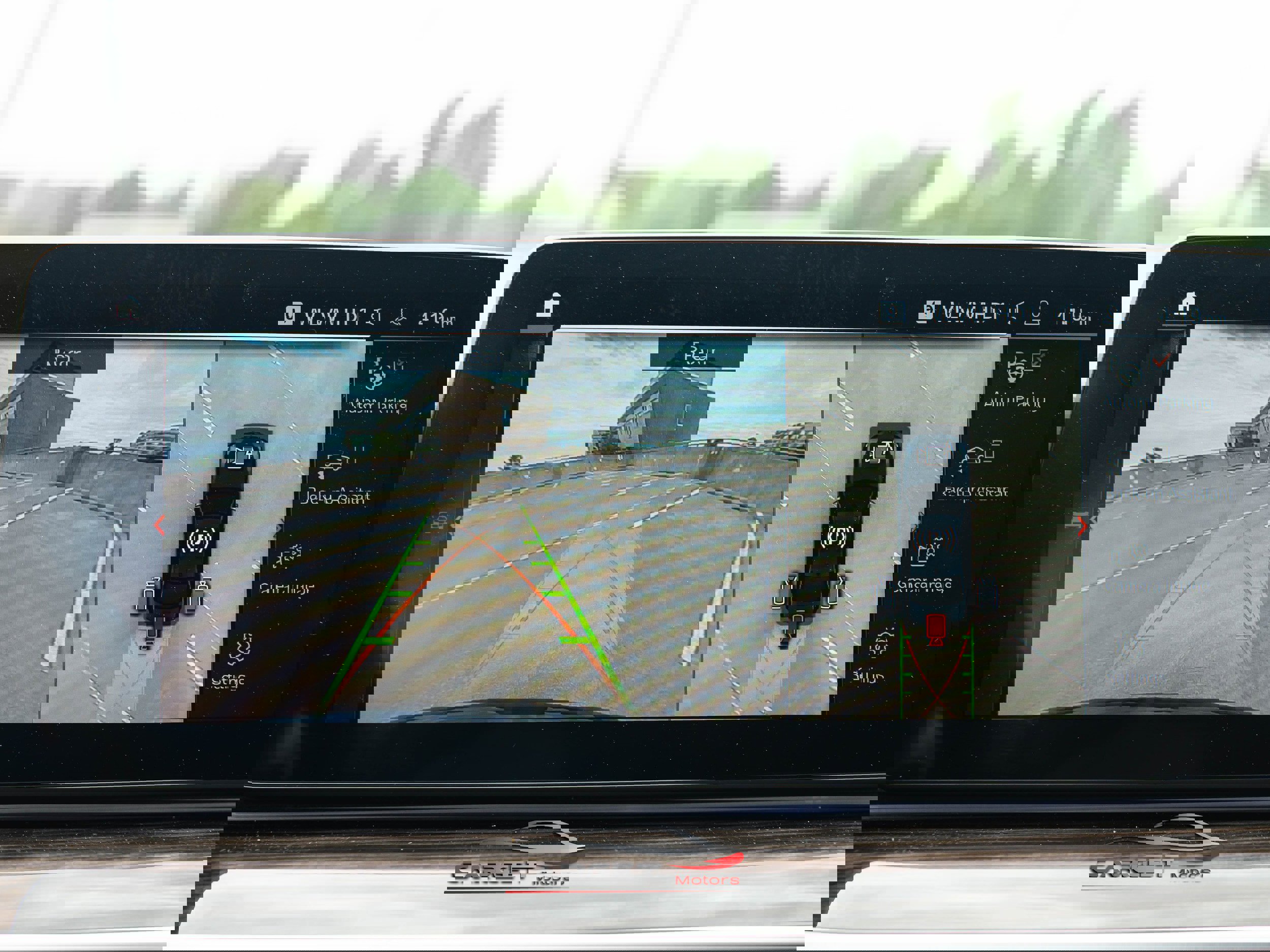 Used 2021 BMW M550i xDrive w/ Premium Package image 32