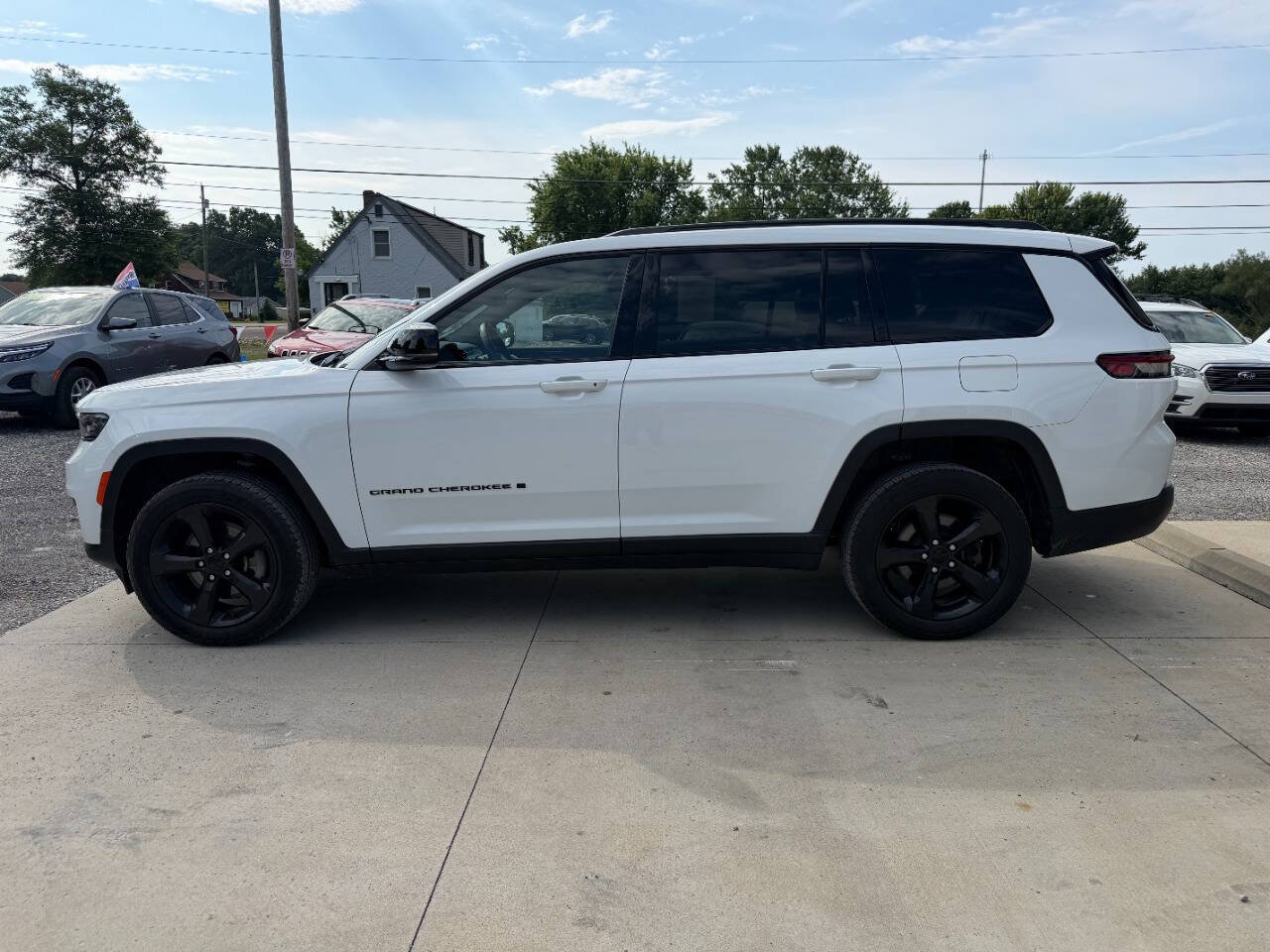 Used 2022 Jeep Grand Cherokee L Laredo AWD/4WD image 5