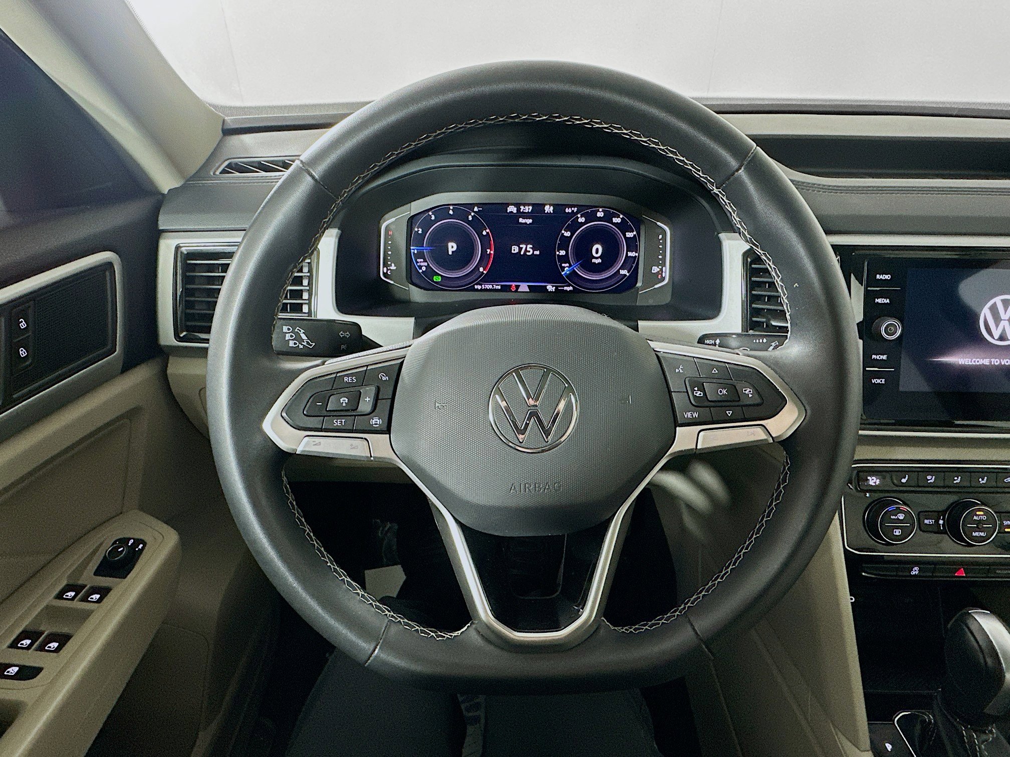 Certified 2022 Volkswagen Atlas SE image 11