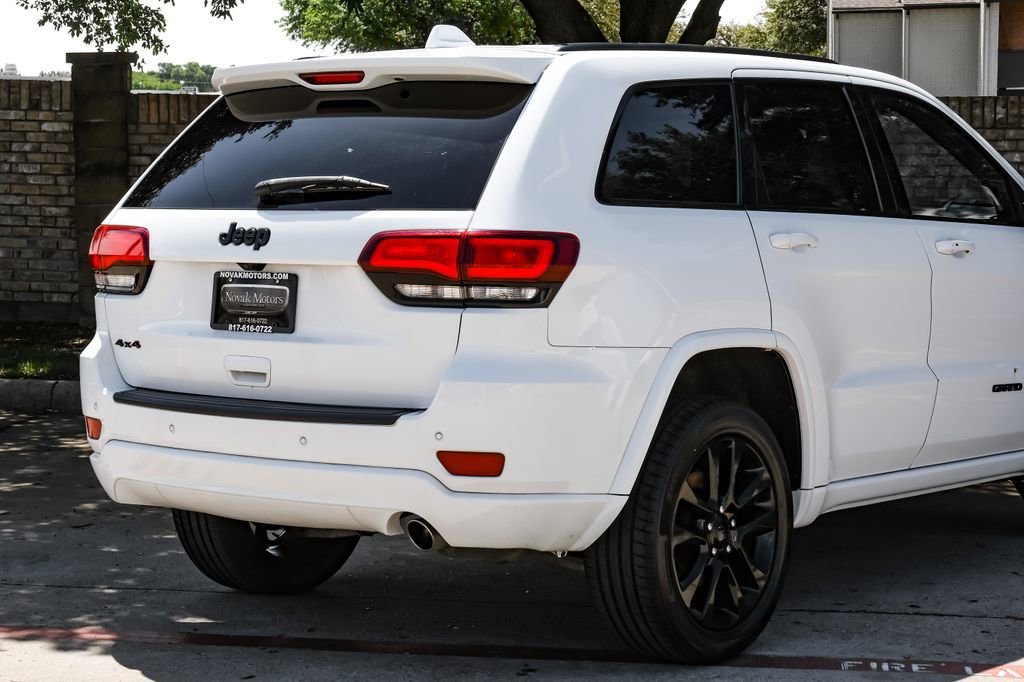Used 2019 Jeep Grand Cherokee Altitude image 16