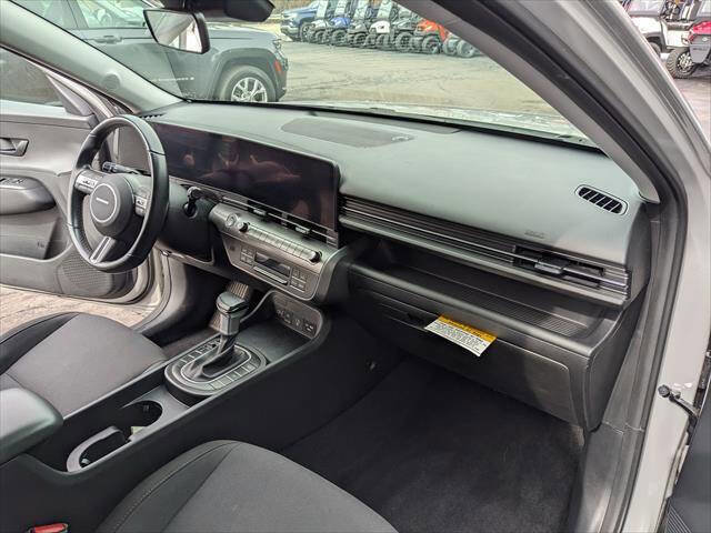 Used 2024 Hyundai Kona SEL image 18