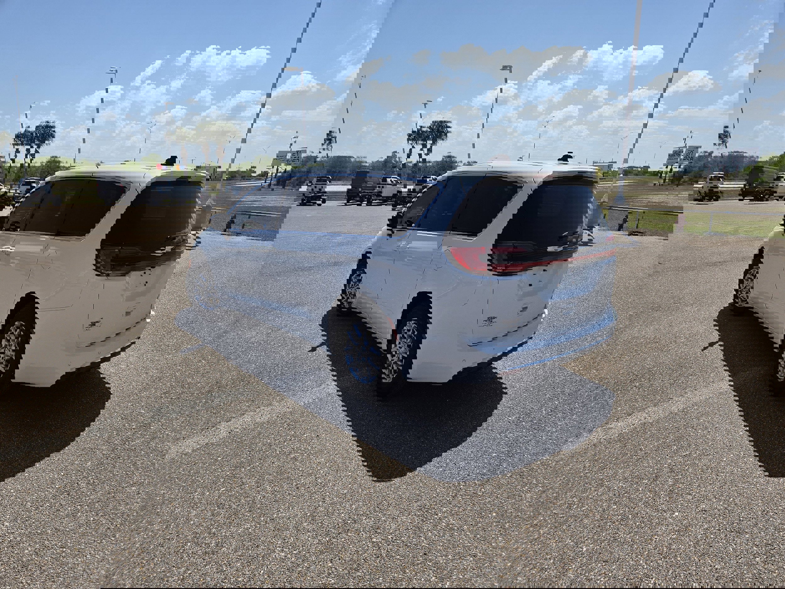 New 2026 Chrysler Pacifica Select image 5