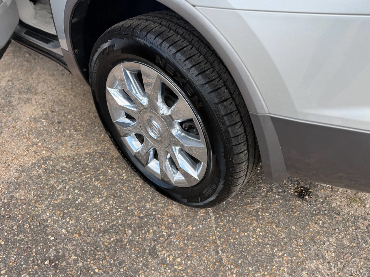 Used 2012 Buick Enclave Premium w/ LPO, Cargo Convenience Pkg FWD image 8