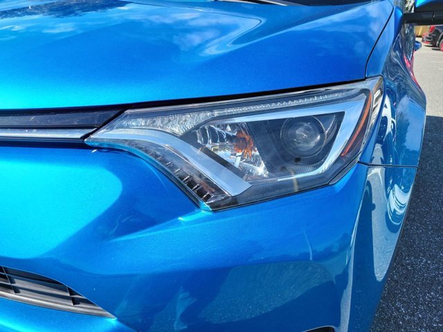 Used 2018 Toyota RAV4 XLE image 16