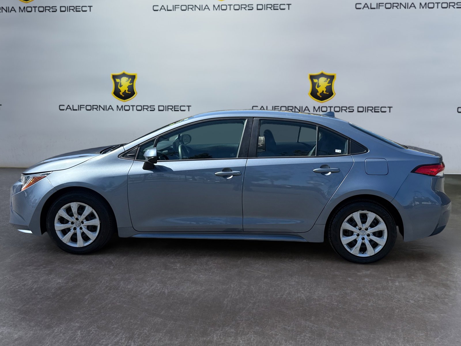 Used 2022 Toyota Corolla LE image 2