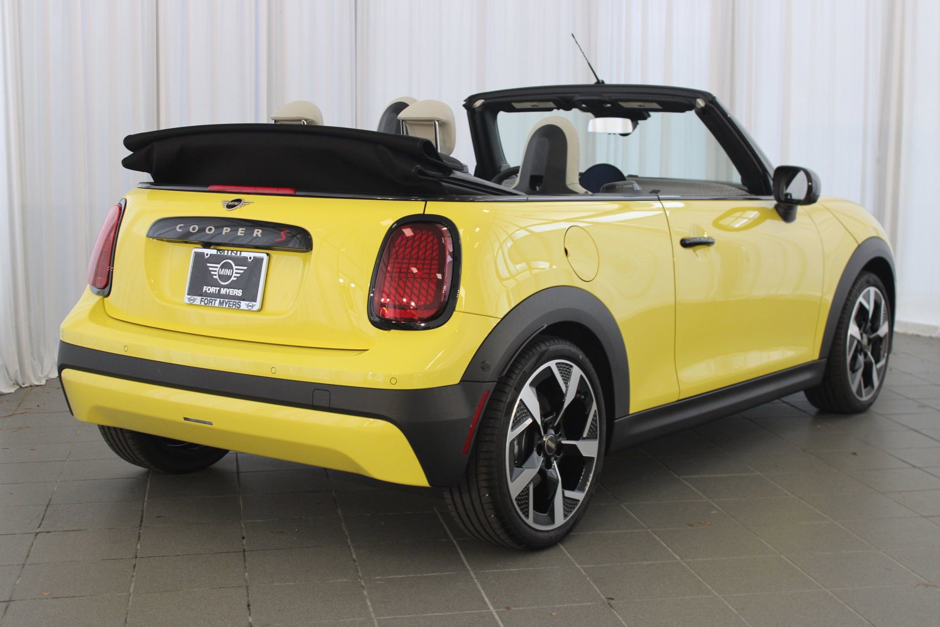 New 2026 MINI Cooper S image 8