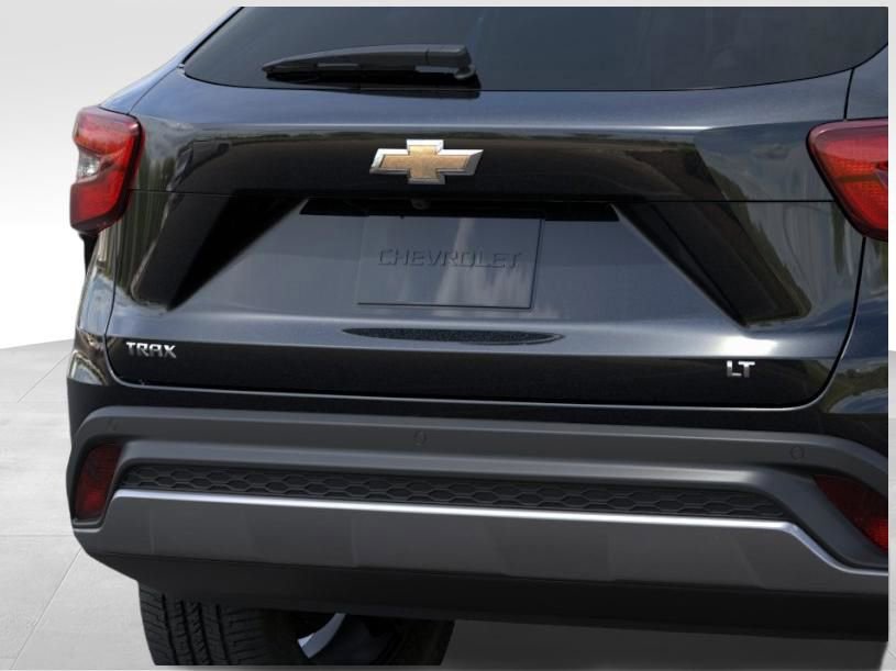 New 2026 Chevrolet Trax LT w/ Driver Confidence Package FWD image 14