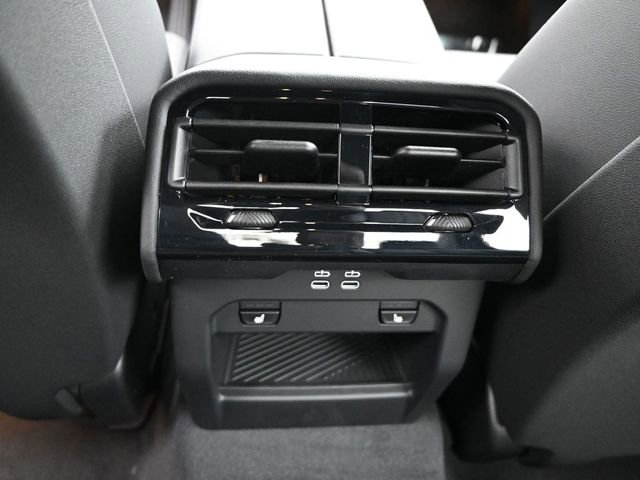 New 2026 BMW i5 eDrive40 AWD/4WD image 16