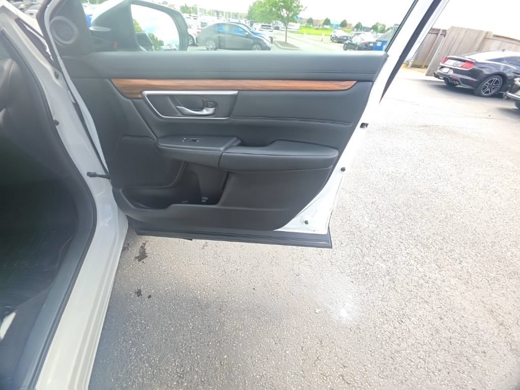 Used 2020 Honda CR-V Touring image 31
