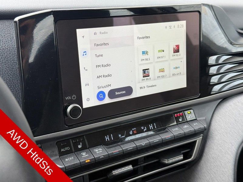 Used 2025 Toyota Camry LE w/ Convenience Package image 24