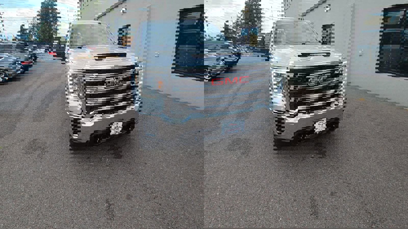 Used 2022 GMC Sierra 2500 SLE image 2