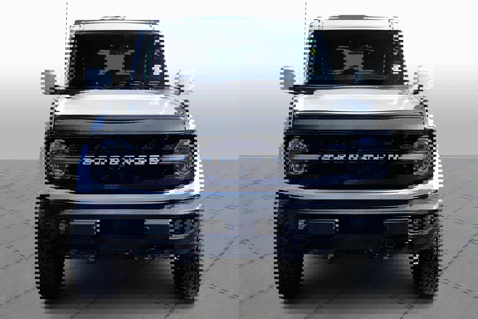 Used 2023 Ford Bronco Outer Banks image 4