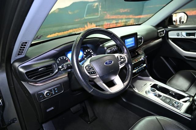Used 2021 Ford Explorer Limited w/ Equipment Group 301A image 21
