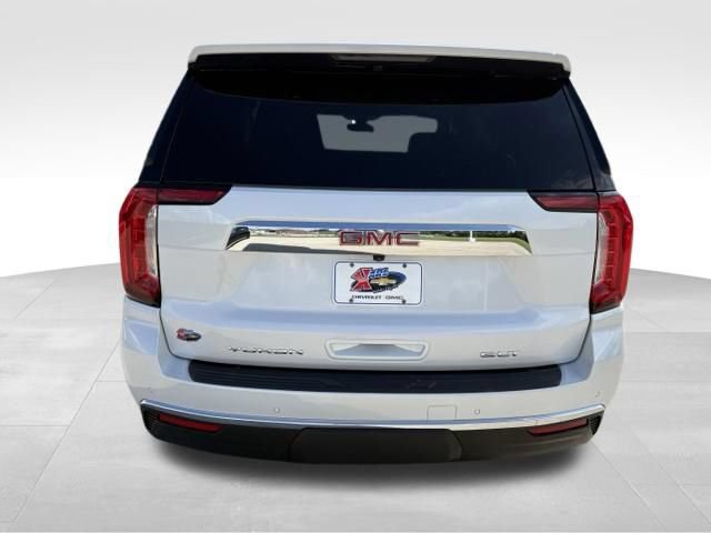 Certified 2022 GMC Yukon SLT w/ SLT Premium Package AWD/4WD image 4