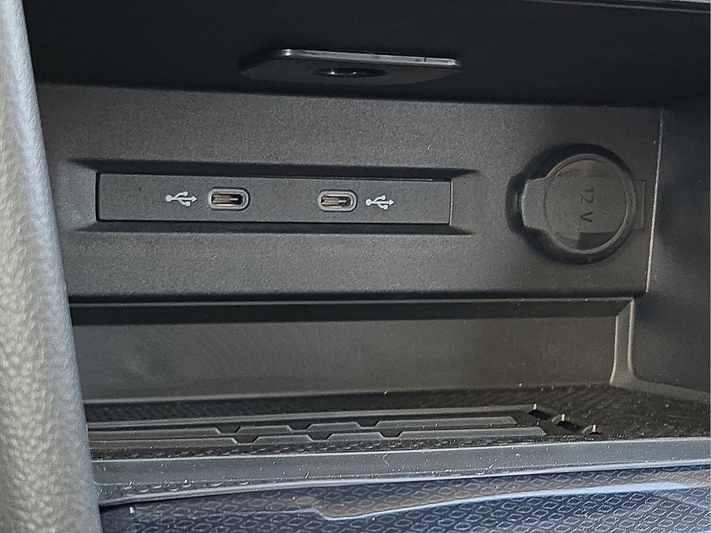 New 2026 Volkswagen Taos SE FWD image 21