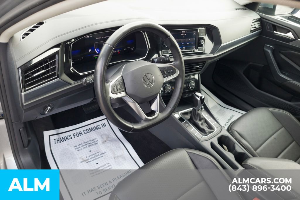 Used 2024 Volkswagen Jetta SE image 14