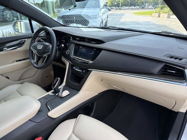 Used 2018 Cadillac XT5 FWD image 21