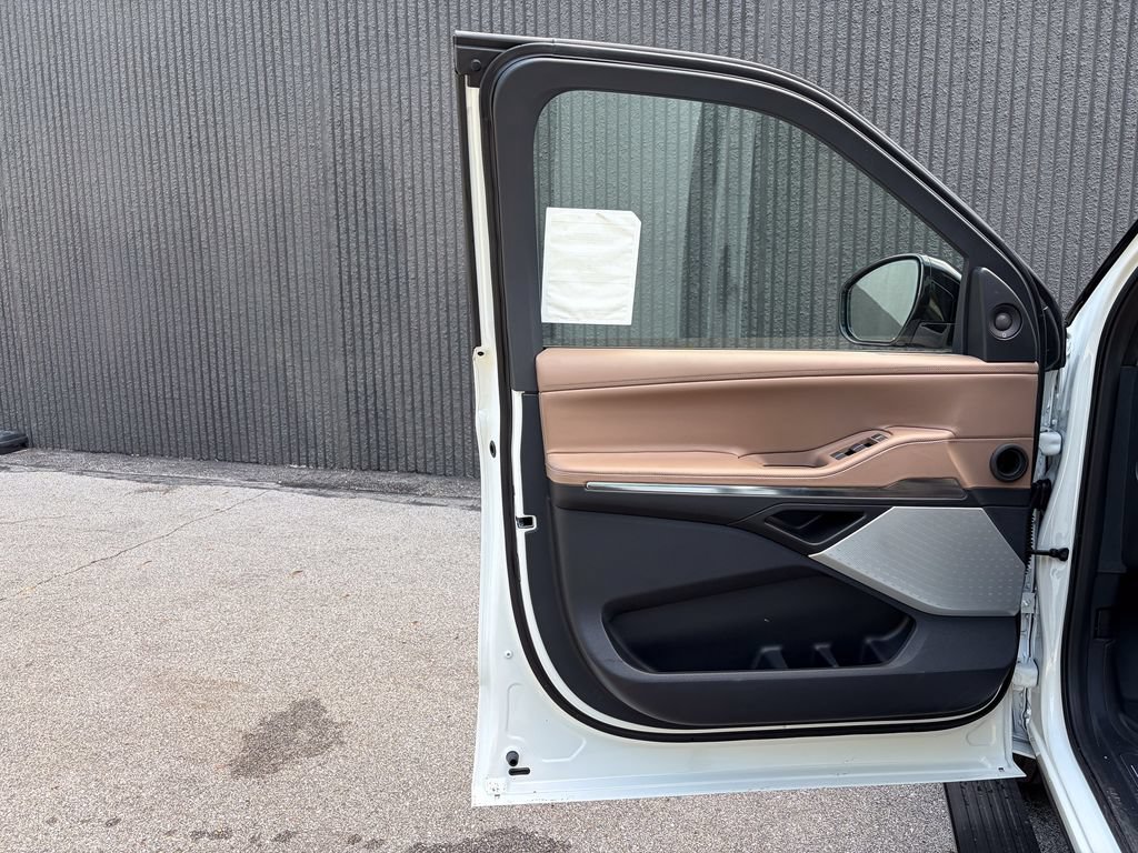 New 2027 Lincoln Navigator Black Label AWD/4WD image 19