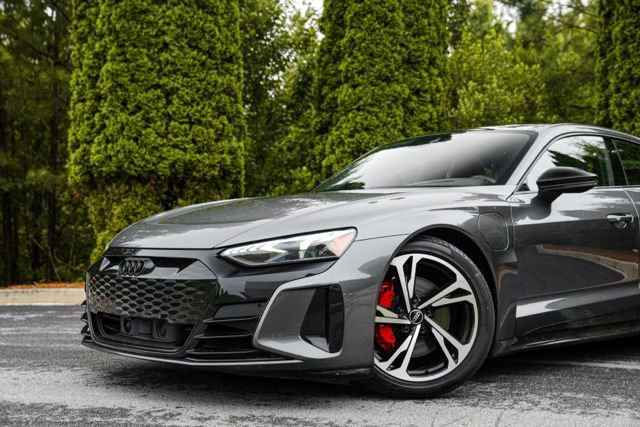 Used 2022 Audi e-tron GT Premium Plus w/ Performance Package AWD/4WD image 3