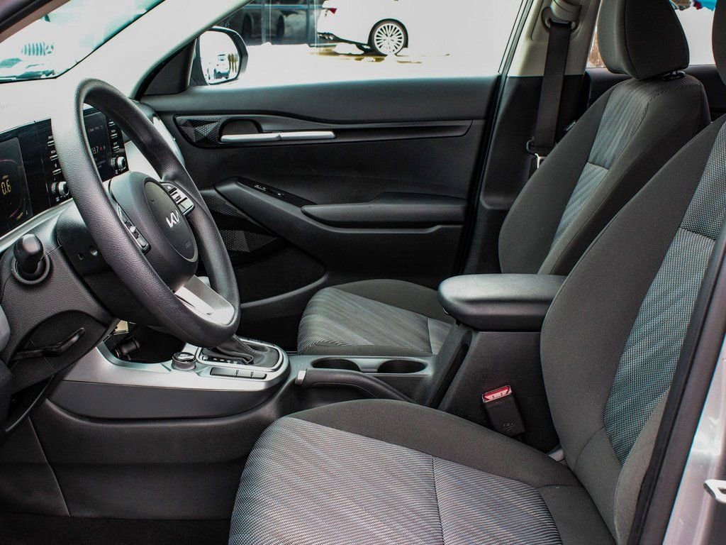 Used 2025 Kia Seltos LX AWD/4WD image 30