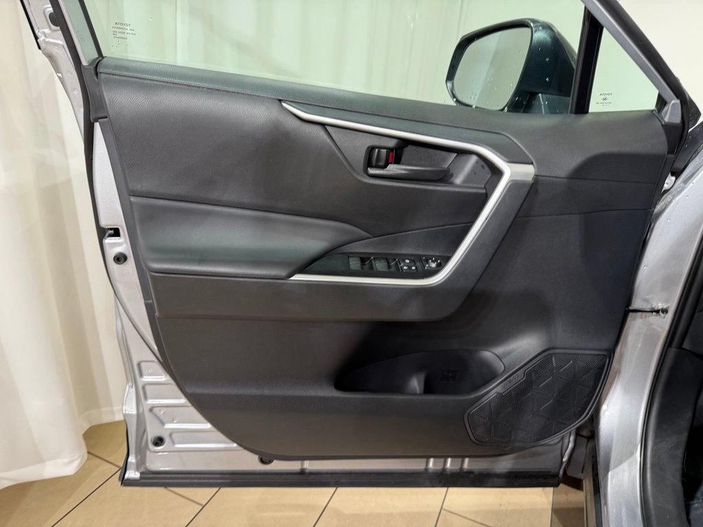 Certified 2024 Toyota RAV4 LE AWD/4WD image 15