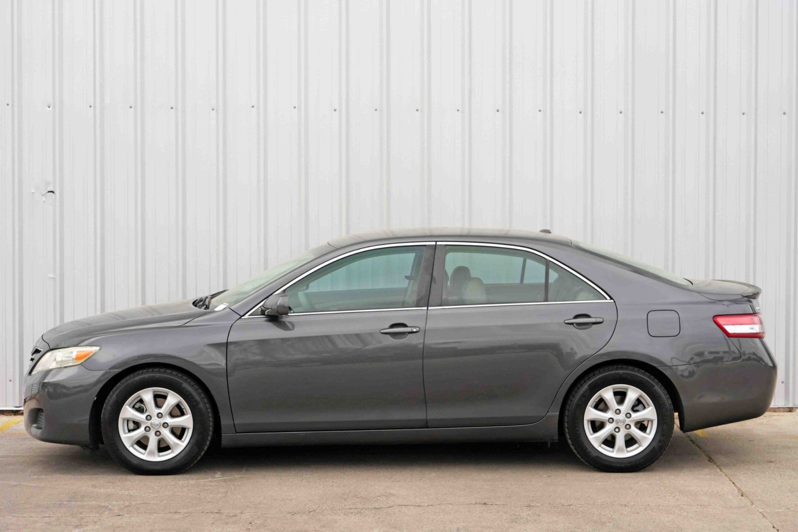 Used 2011 Toyota Camry LE w/ LE Extra-Value Pkg image 37