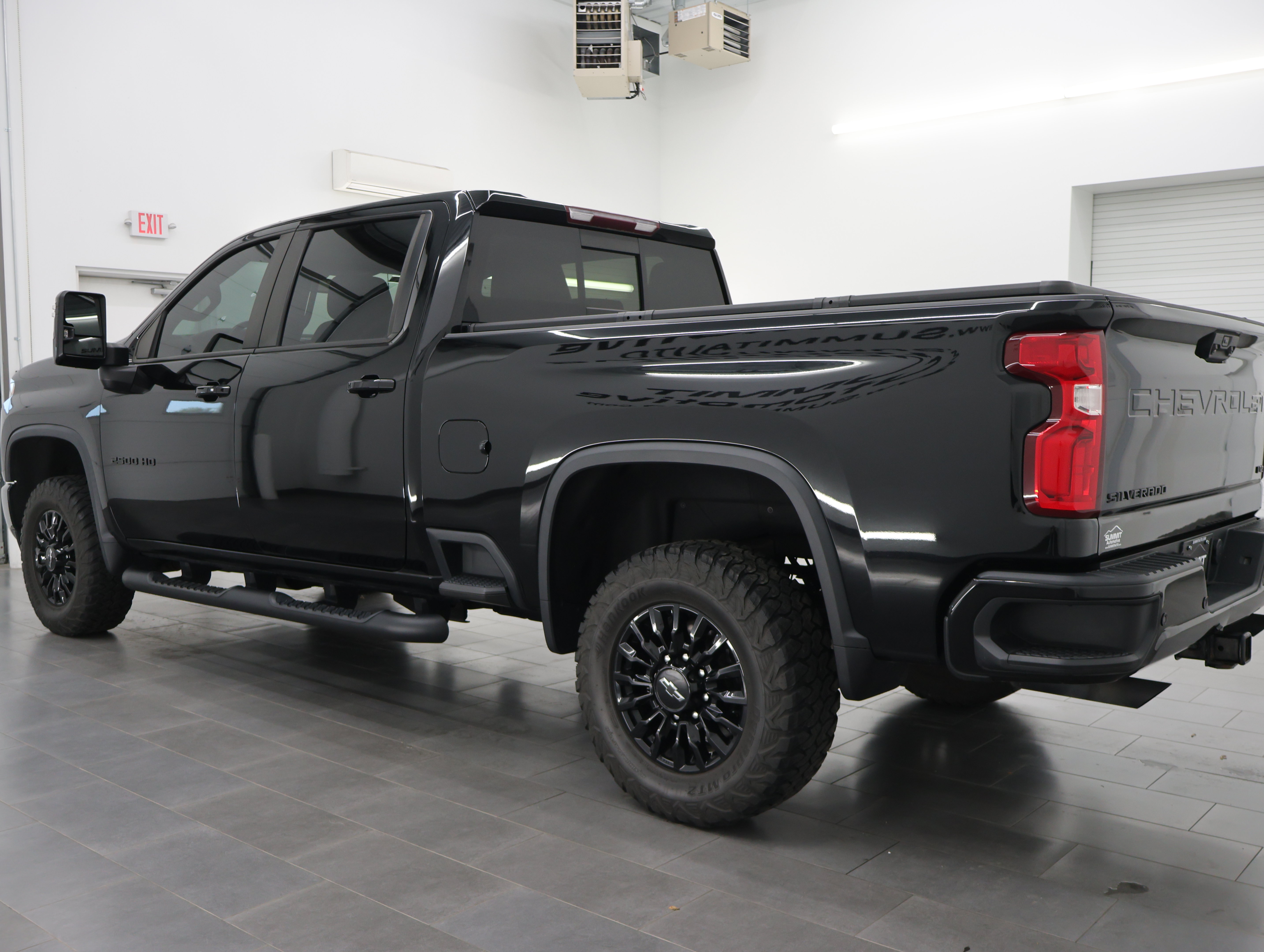 Used 2023 Chevrolet Silverado 2500 LTZ w/ LTZ Plus Package AWD/4WD image 6