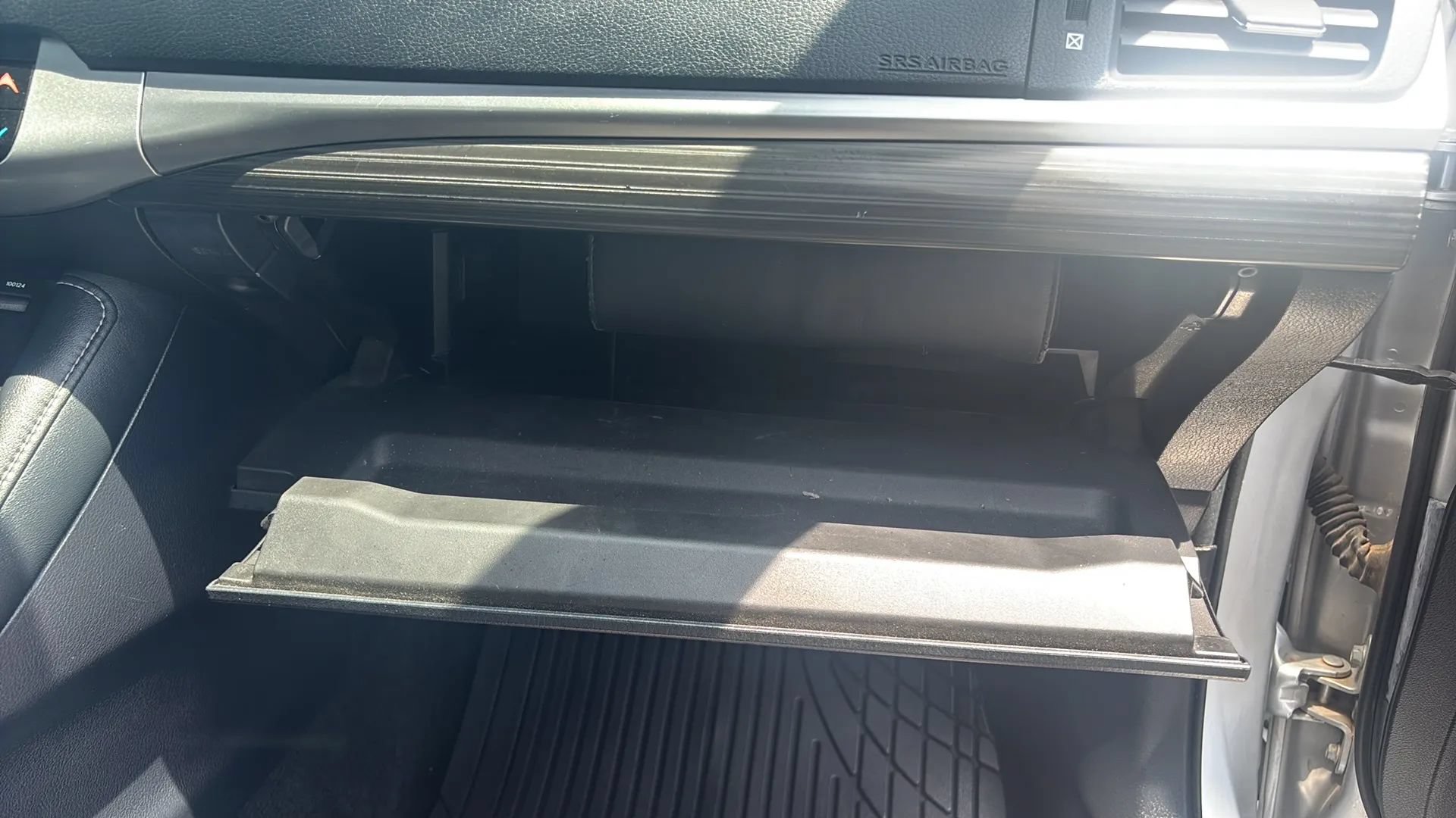 Used 2013 Lexus CT 200h w/ F Sport Pkg w/Nuluxe Trim FWD image 26