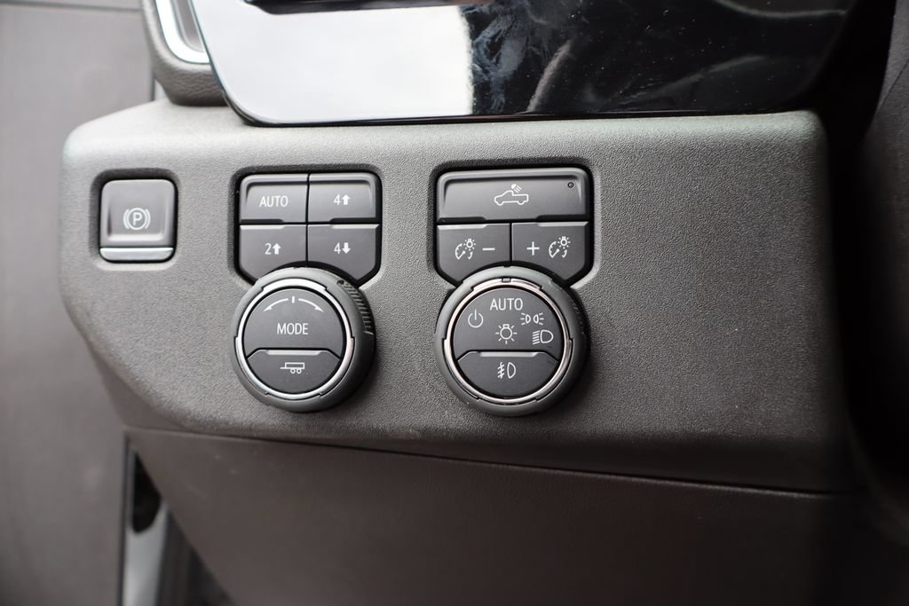 Used 2022 Chevrolet Silverado 1500 RST w/ Z71 Off-Road Package AWD/4WD image 14