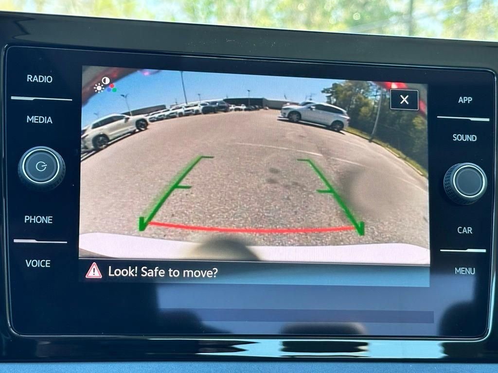 New 2026 Volkswagen Jetta SE FWD image 10