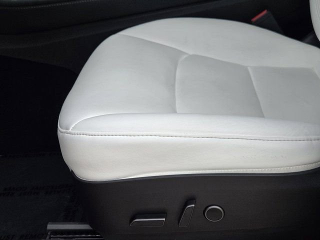 Used 2023 Tesla Model Y Performance AWD/4WD image 23