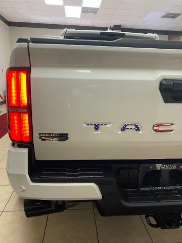 Used 2024 Toyota Tacoma TRD Sport w/ TRD Sport Upgrade Package image 28