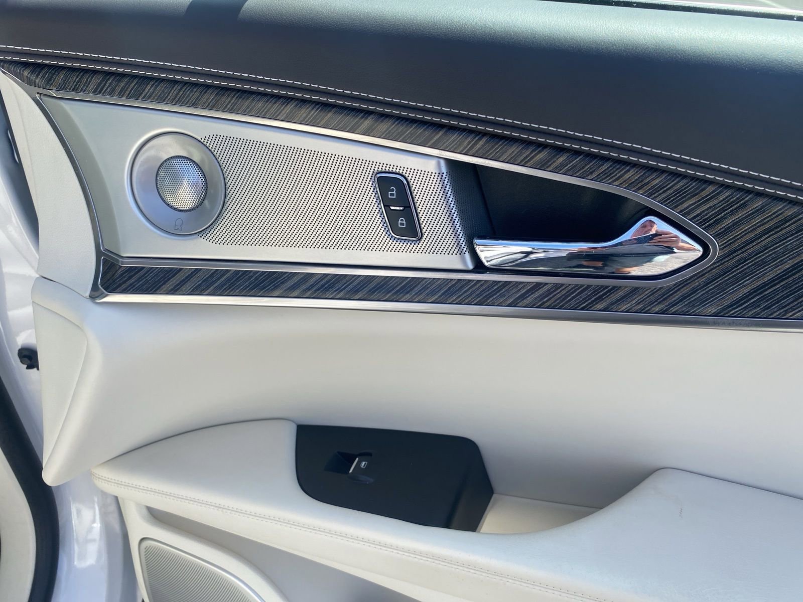 Used 2019 Lincoln Nautilus Black Label w/ Cargo Utility Package image 25