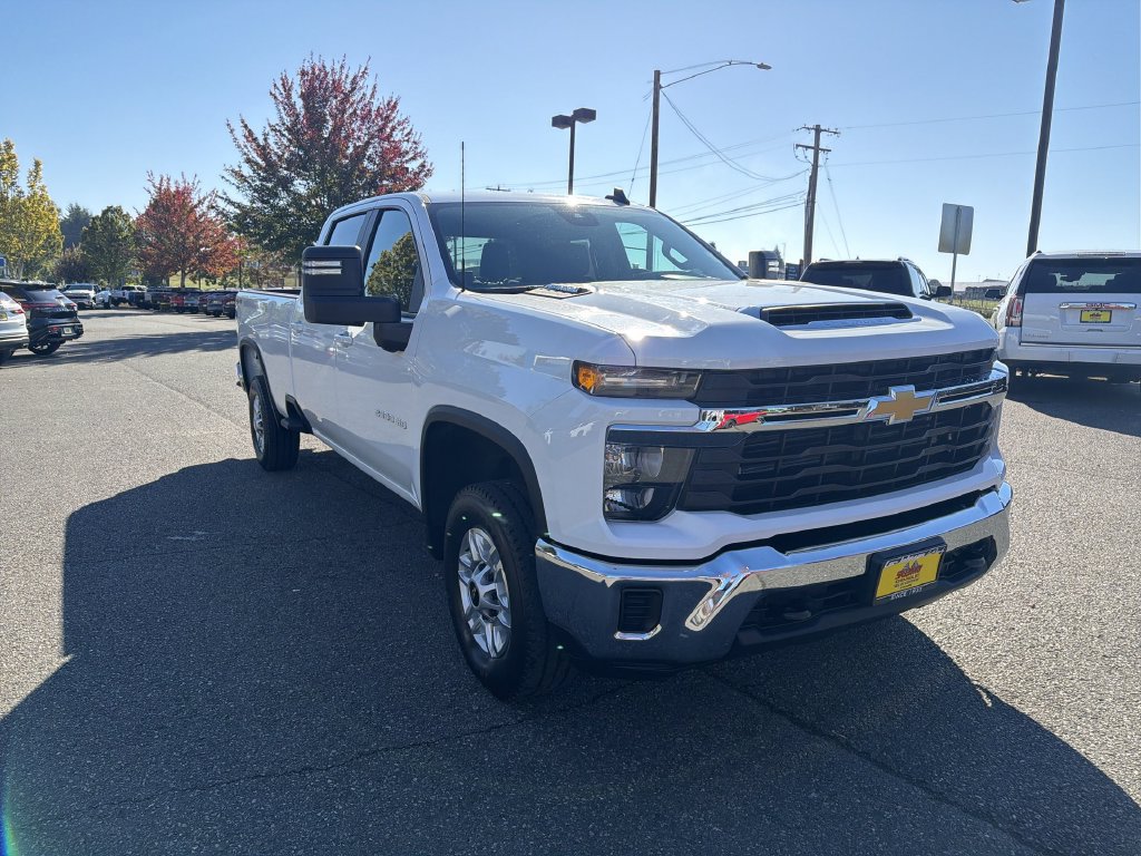 Certified 2026 Chevrolet Silverado 2500 LT AWD/4WD image 3
