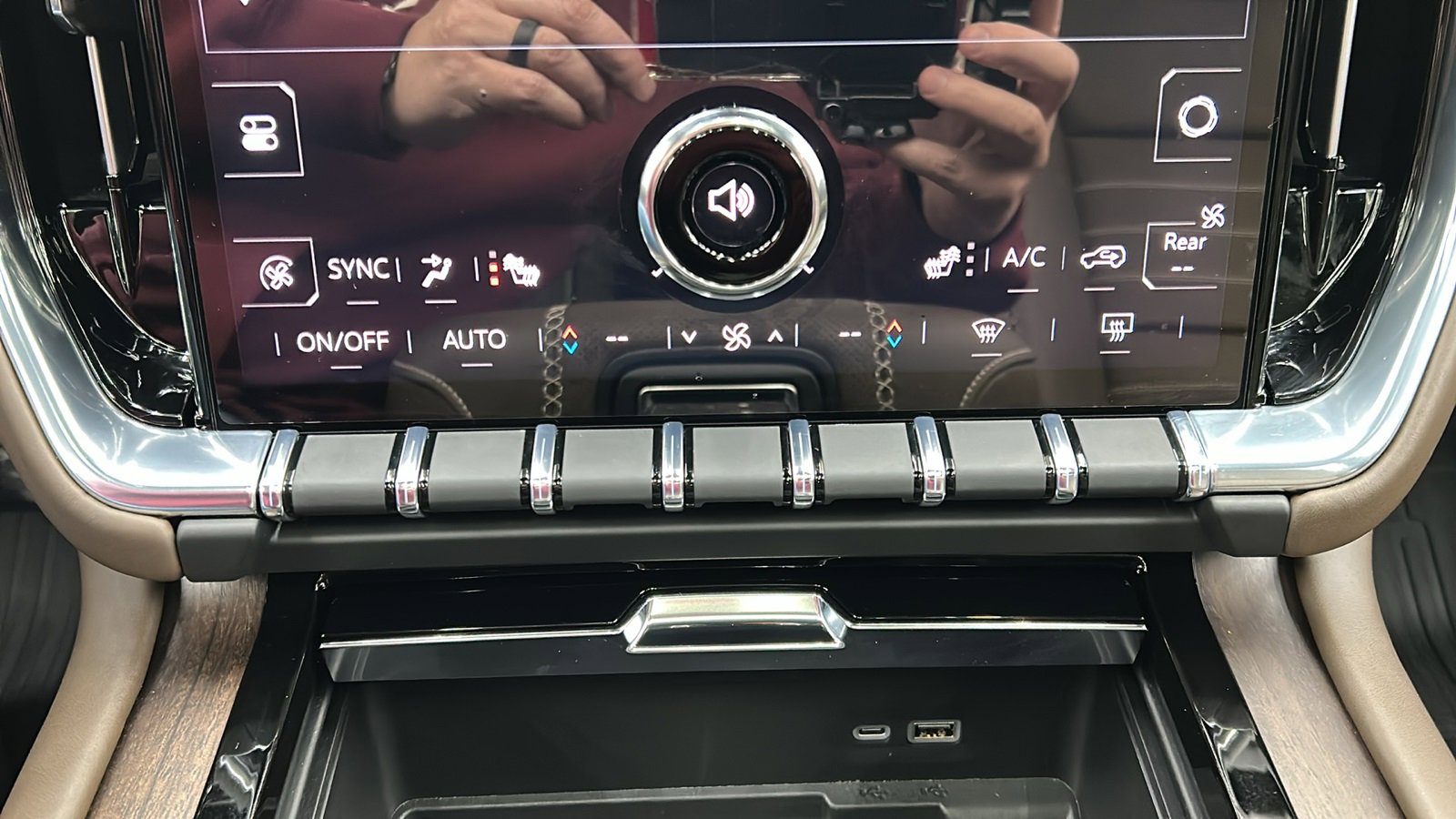 Used 2025 GMC Yukon XL Denali Ultimate image 21