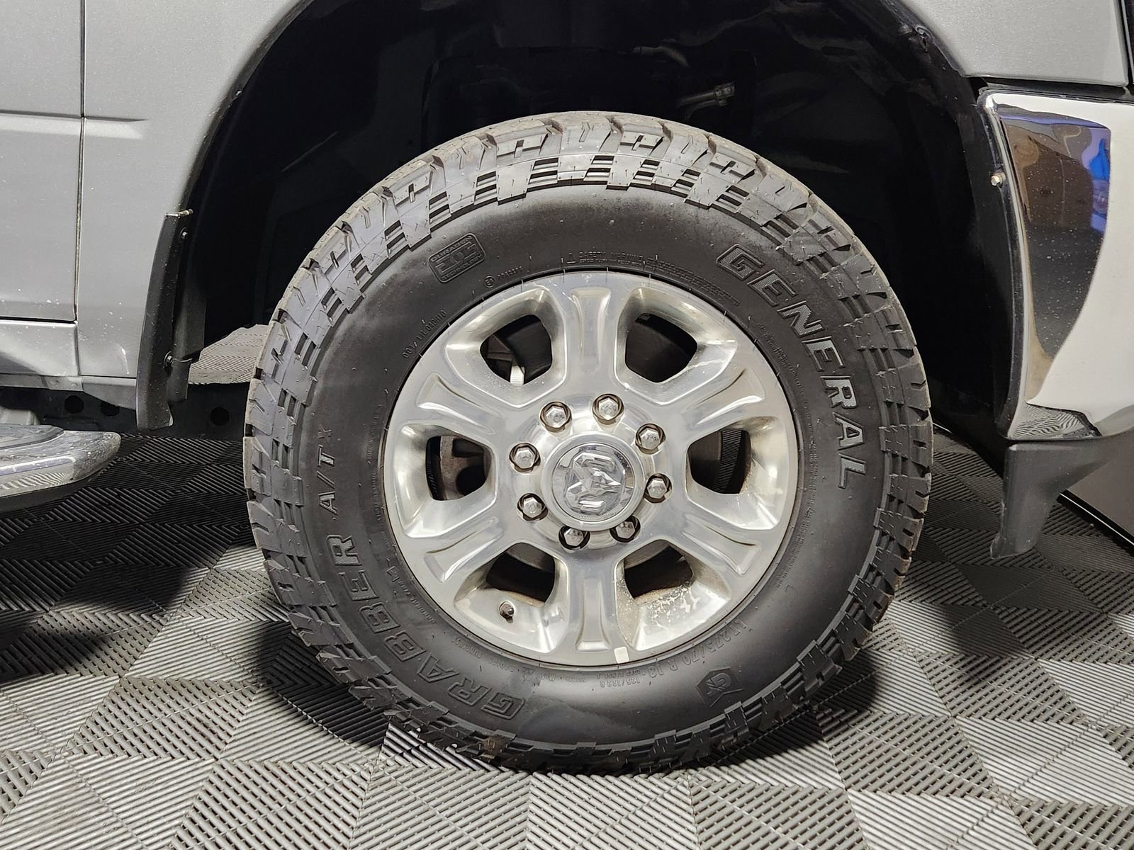 Used 2023 RAM 2500 Big Horn w/ Level 1 Equipment Group image 10