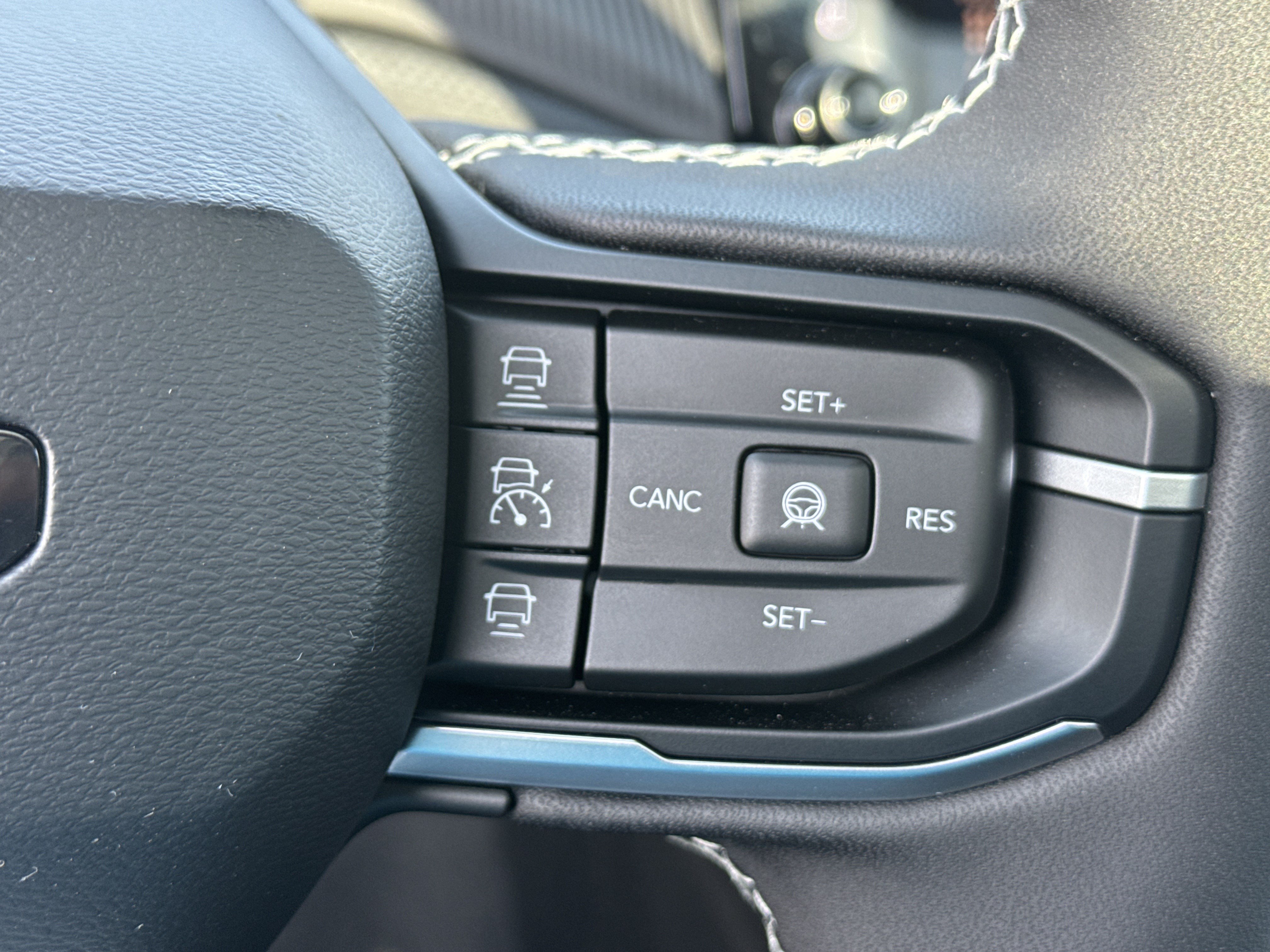 New 2026 Jeep Cherokee Overland AWD/4WD image 31
