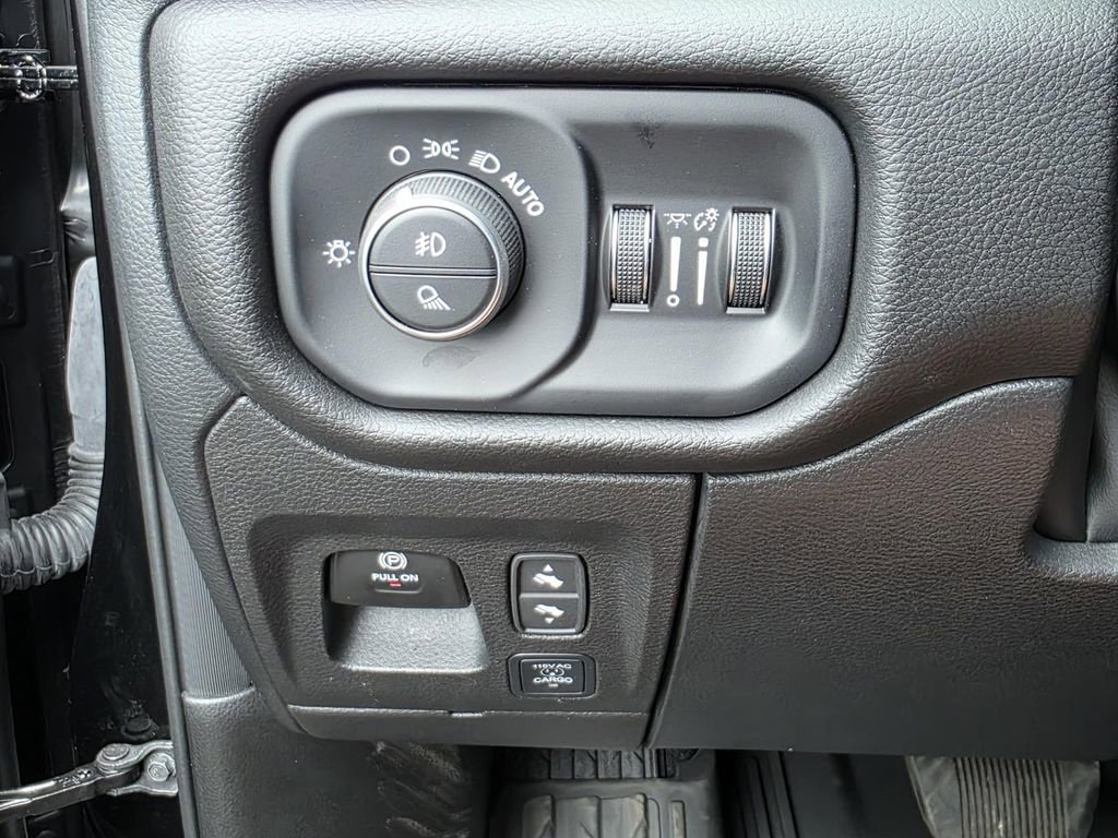 Used 2025 RAM 1500 Big Horn image 24