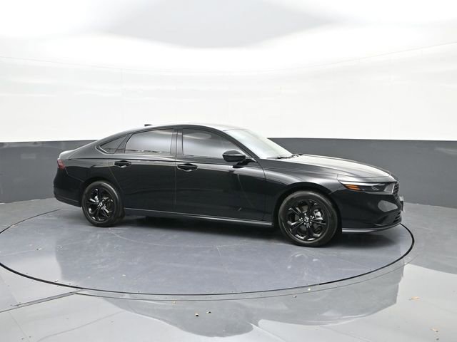 Used 2025 Honda Accord SE image 17
