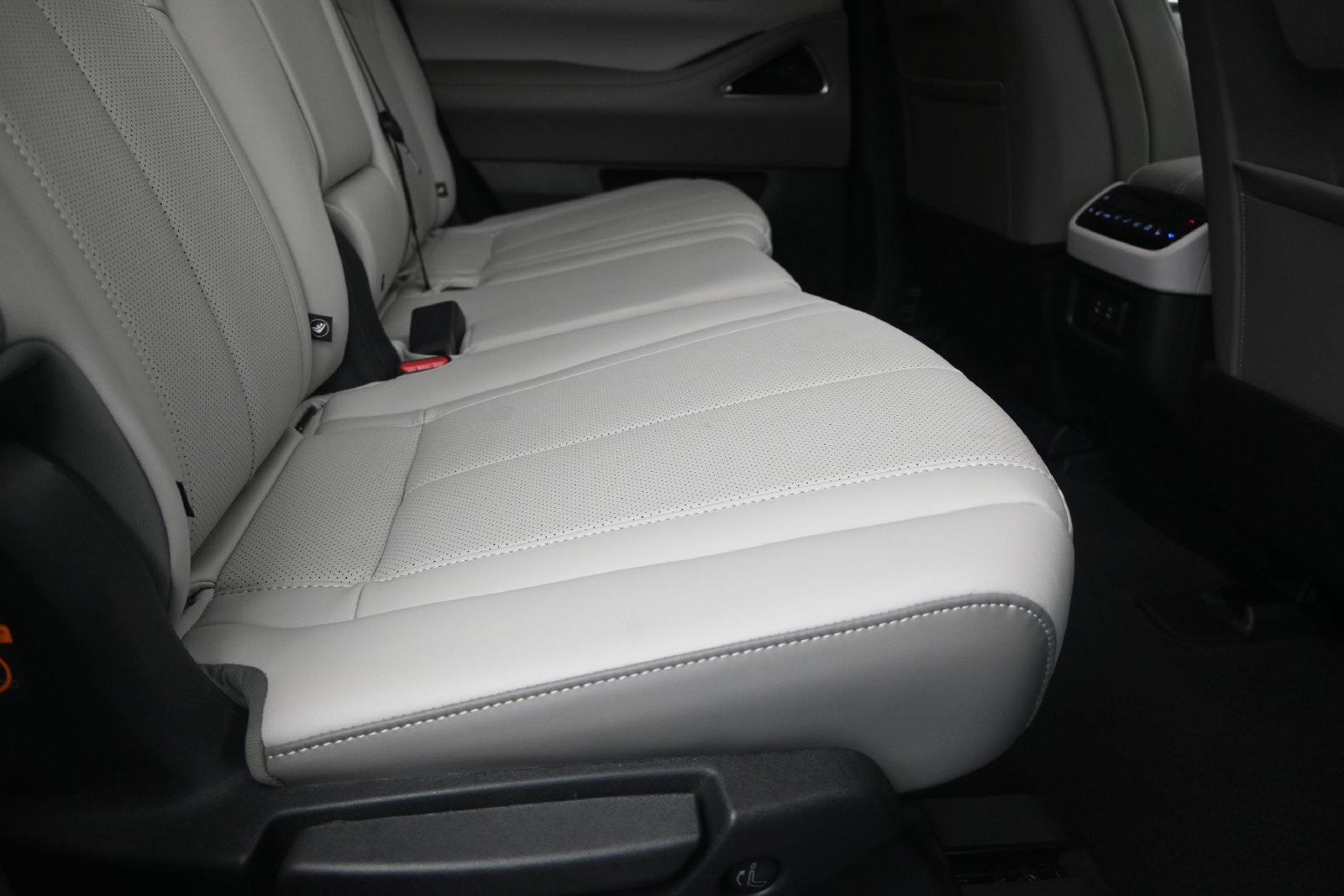Certified 2026 INFINITI QX60 Luxe w/ Cargo Package FWD image 23