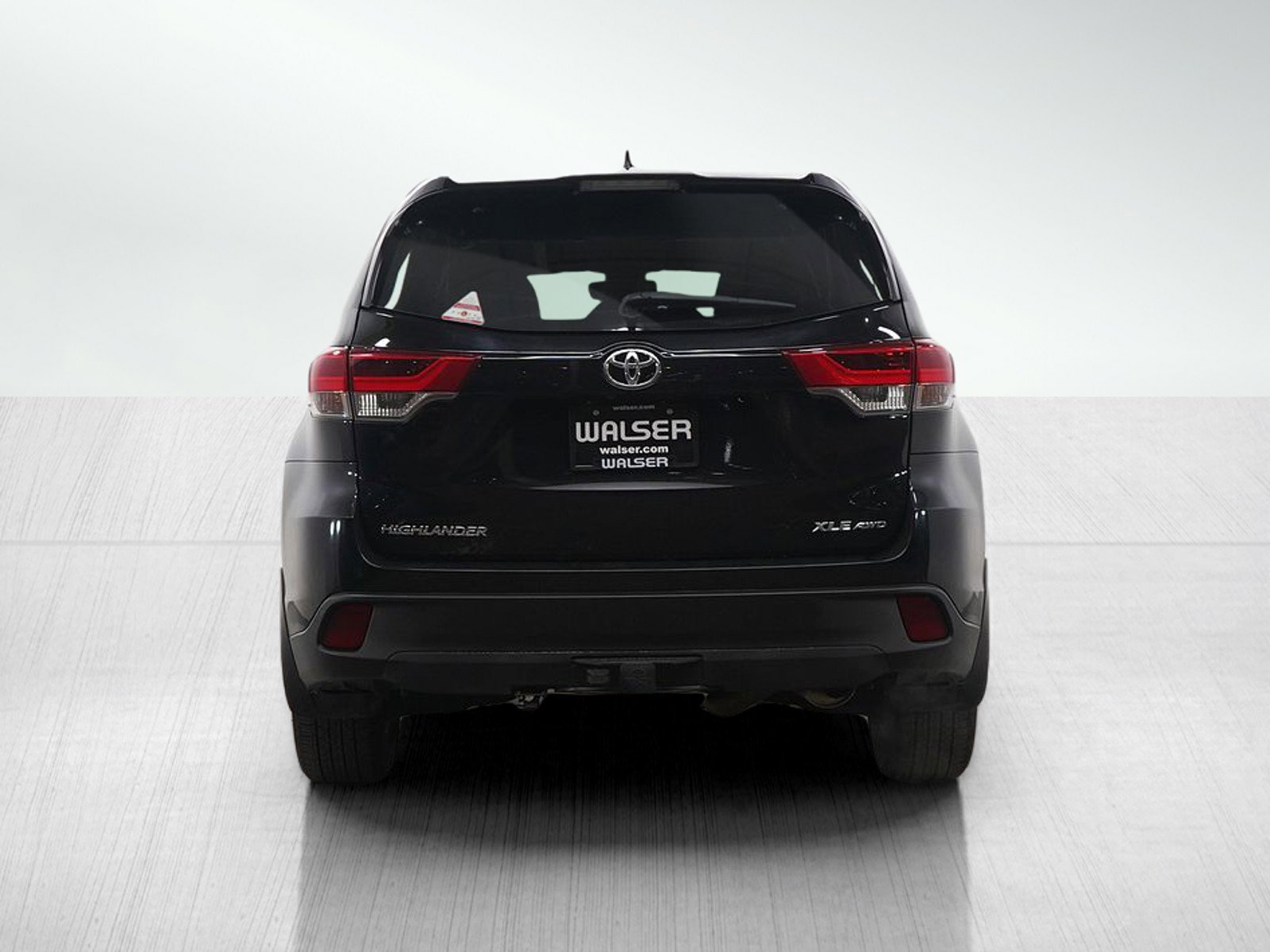 Used 2019 Toyota Highlander XLE image 4