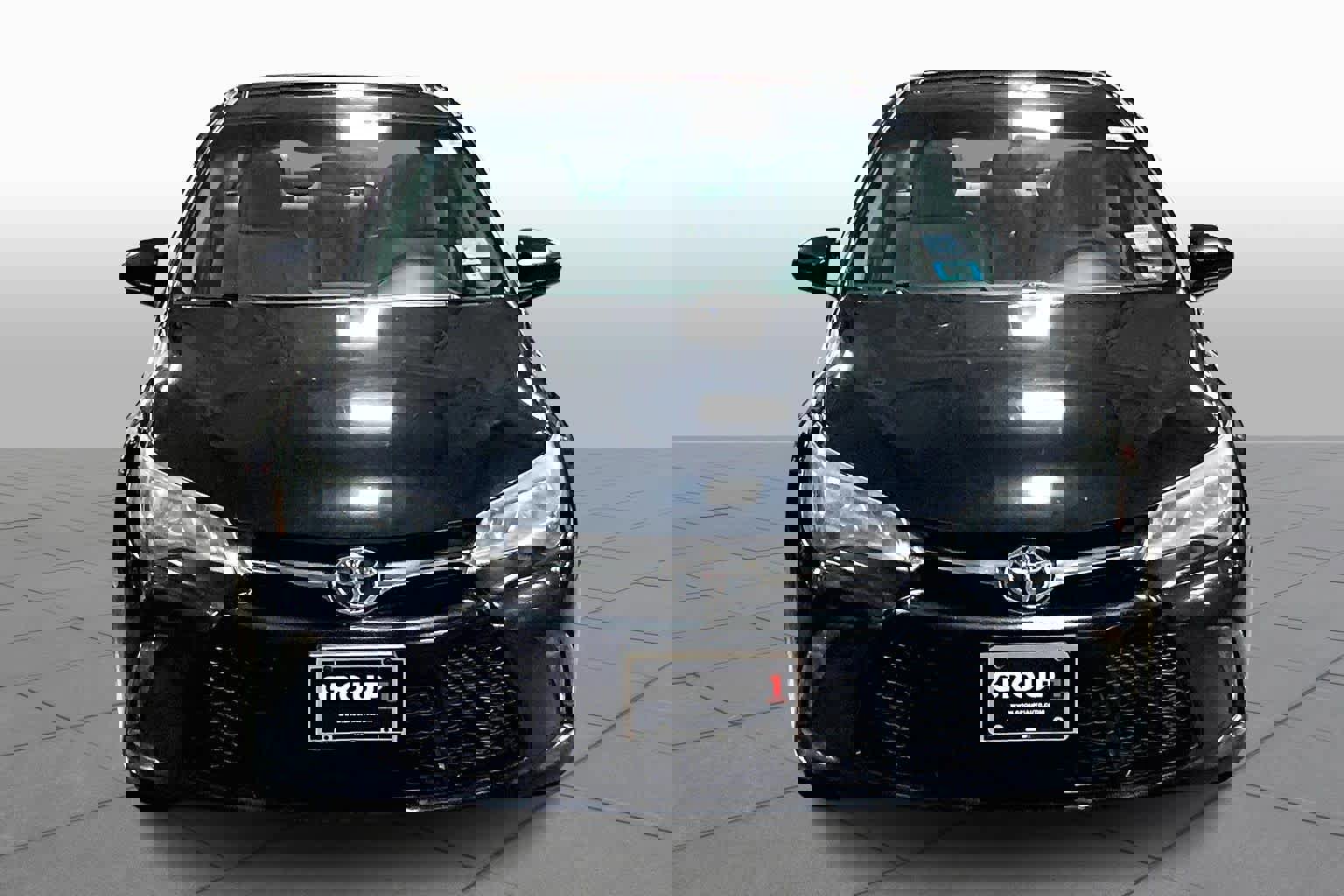 Used 2015 Toyota Camry XSE image 3