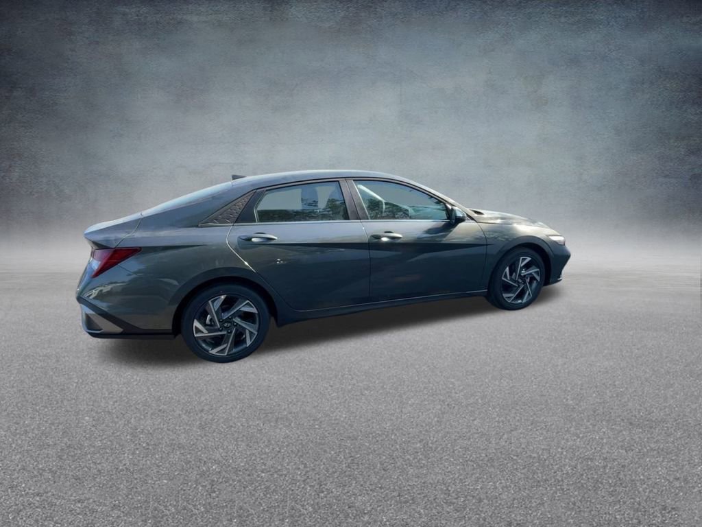 New 2025 Hyundai Elantra Limited image 23