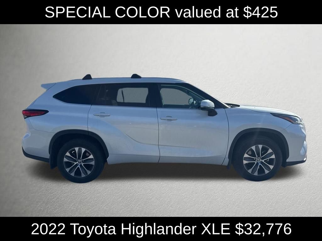 Used 2022 Toyota Highlander XLE image 2