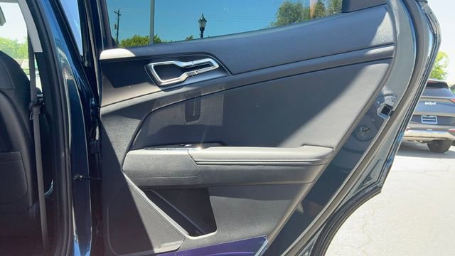 Used 2025 Kia Sportage EX image 9