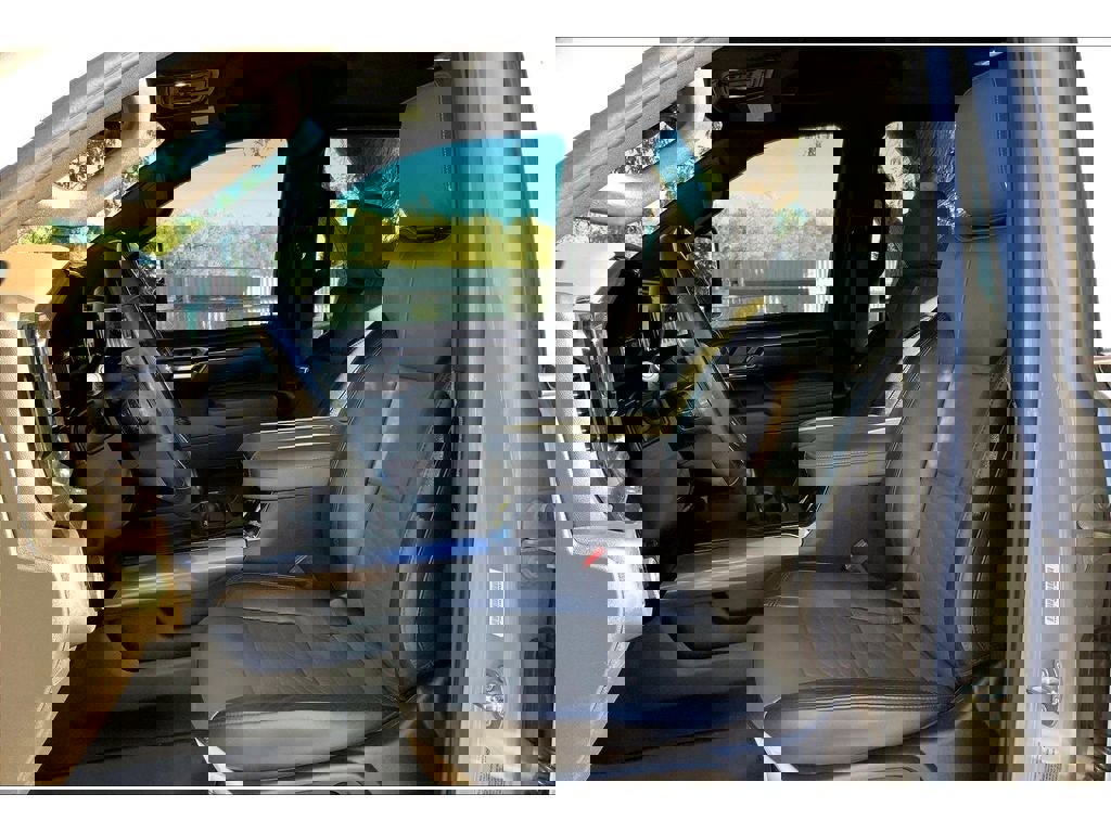 Used 2024 Chevrolet Silverado 2500 ZR2 w/ Technology Package image 27