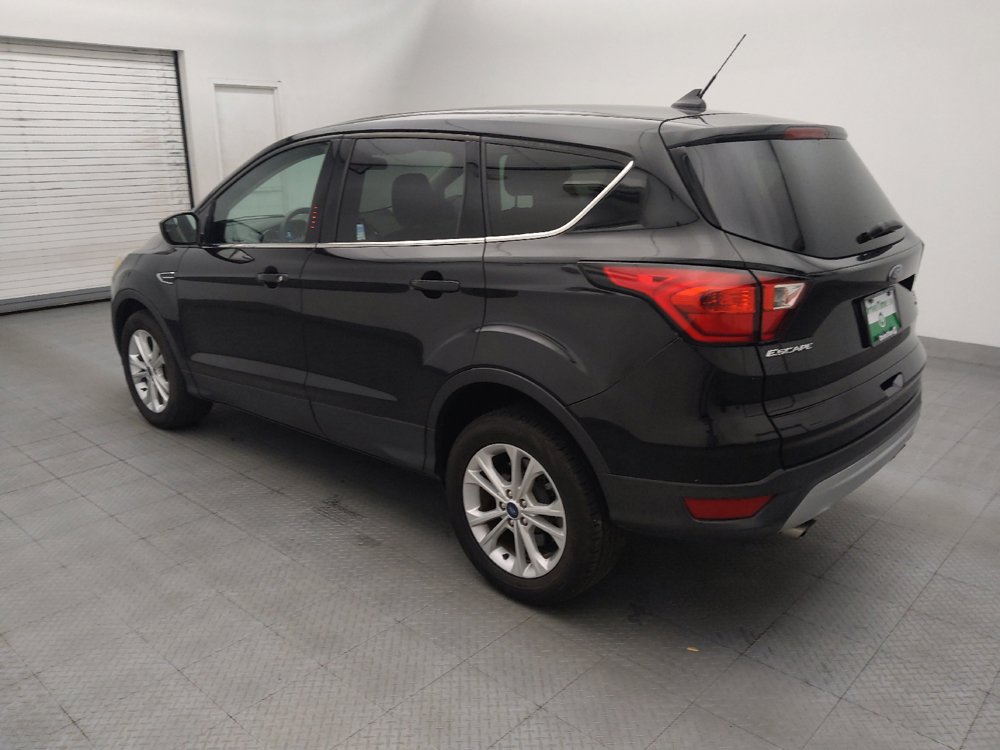 Used 2019 Ford Escape SE FWD image 3