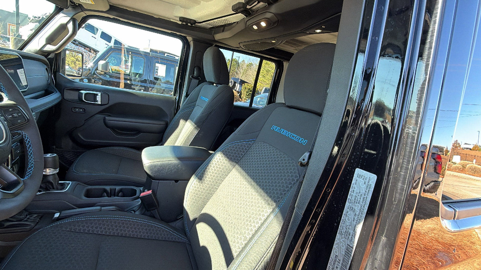 Used 2025 Jeep Wrangler Unlimited Rubicon 4xe w/ Convenience Group image 17