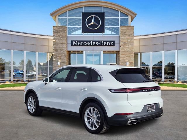 Used 2024 Porsche Cayenne image 3