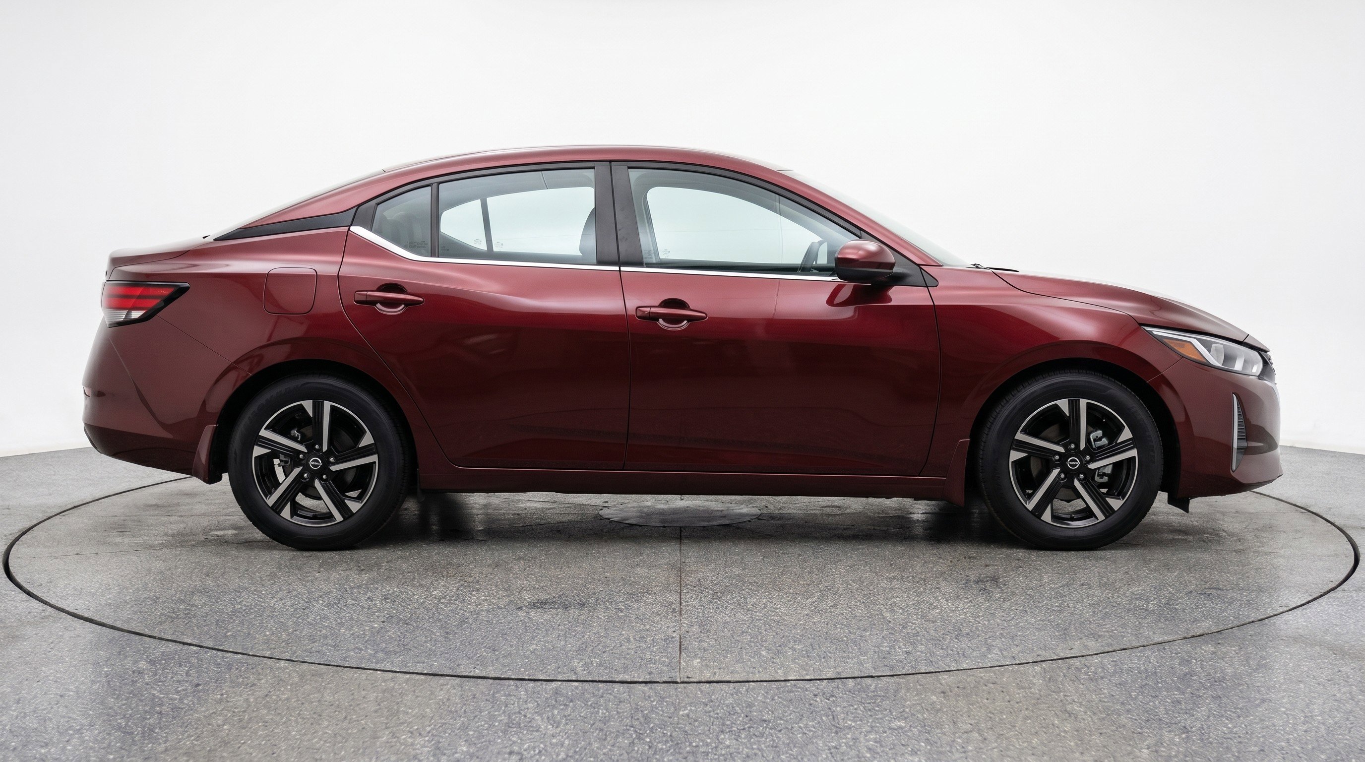 Used 2025 Nissan Sentra SV FWD image 11